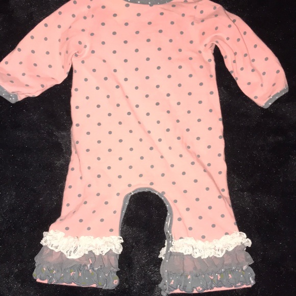 Peaches ‘n Cream Ruffles and Lacey Outfit - Picture 4 of 5